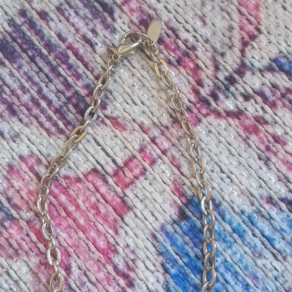 Elegant Necklace - Picture 4 of 8